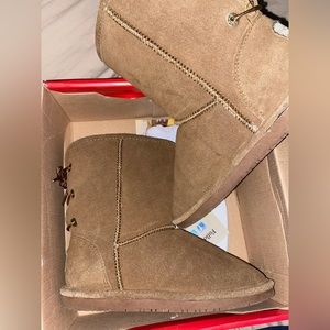 Clean Bearpaw Boots - Ultra Comfort - (Sold Out Everywhere) - Womens Size 8